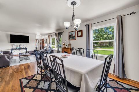 12 E Berkley Ln, Hoffman Estates, IL 60169 photo 9