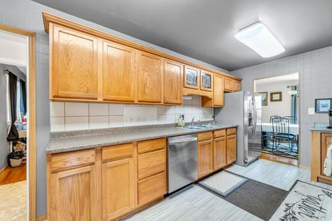 12 E Berkley Ln, Hoffman Estates, IL 60169 photo 12
