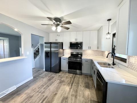 185 E Devon Ave, Bartlett, IL 60103 photo 9