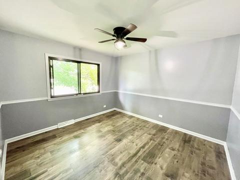 185 E Devon Ave, Bartlett, IL 60103 photo 18