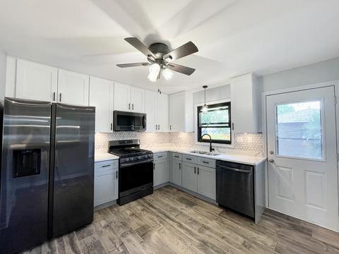 185 E Devon Ave, Bartlett, IL 60103 photo 6