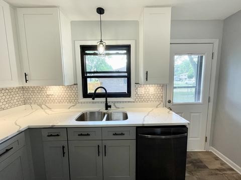 185 E Devon Ave, Bartlett, IL 60103 photo 7