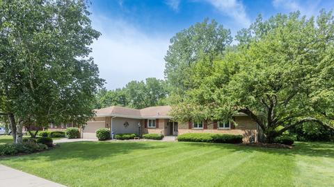 940 Ruth Dr, Elgin, IL 60123 photo 1