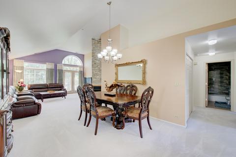 445 Cromwell Cir #2, Bartlett, IL 60103 photo 5