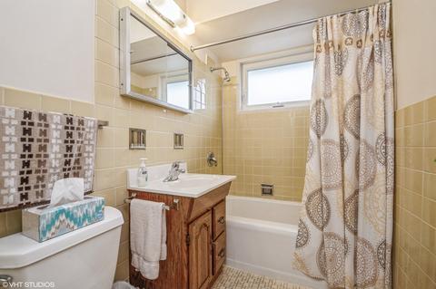 7134 W Wright Ter, Niles, IL 60714 photo 8
