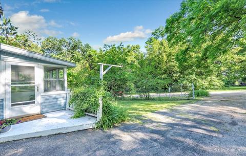 540 Teal Ave, Elgin, IL 60123 photo 2