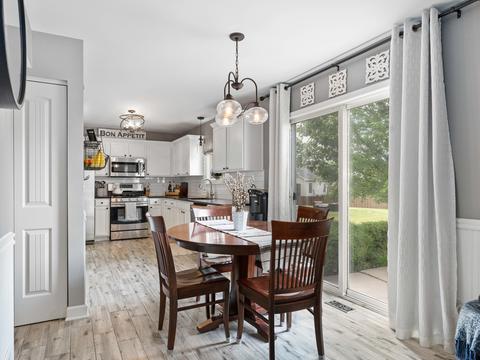 1339 Dahlgren Ln, Minooka, IL 60447 photo 10