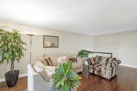 1350 Meyer Rd, Hoffman Estates, IL 60169 photo 8