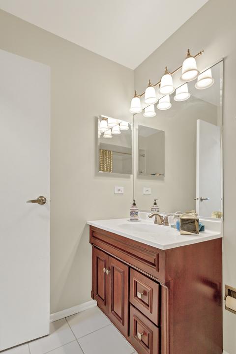 1350 Meyer Rd, Hoffman Estates, IL 60169 photo 25