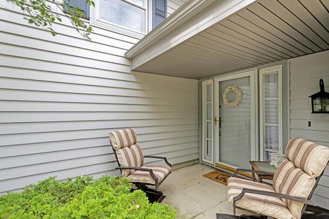 1350 Meyer Rd, Hoffman Estates, IL 60169 photo 5