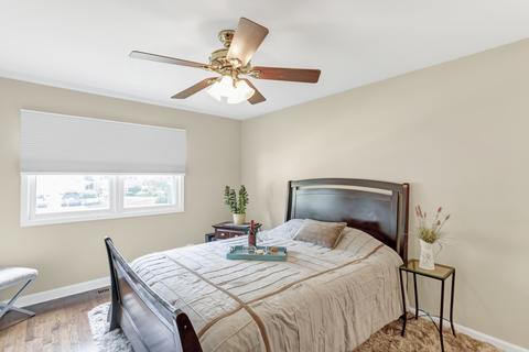 1350 Meyer Rd, Hoffman Estates, IL 60169 photo 16