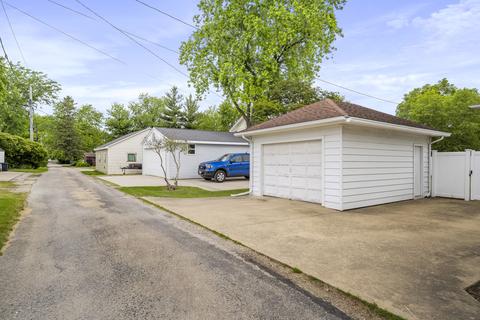 111 E Waupansie St, Dwight, IL 60420 photo 5