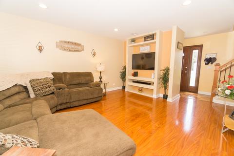 1130 Singleton Dr, Roselle, IL 60172 photo 4