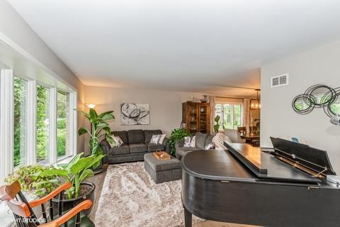 16 W740 90th St, Willowbrook, IL 60527 photo 4