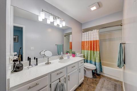 56 N Maple St, Addison, IL 60101 photo 15