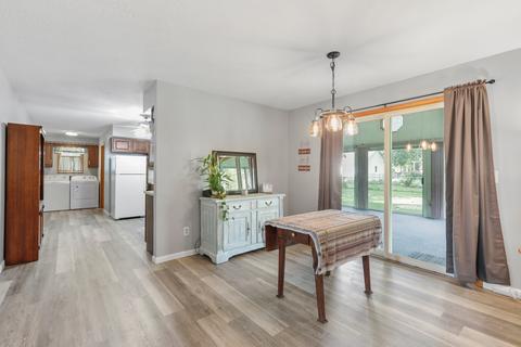 208 S Walnut St, Arrowsmith, IL 61722 photo 5
