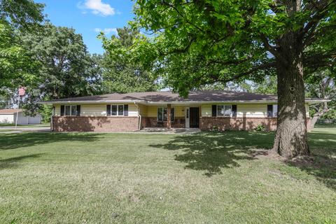 208 S Walnut St, Arrowsmith, IL 61722 photo 2