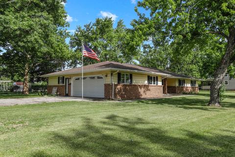 208 S Walnut St, Arrowsmith, IL 61722 photo 1