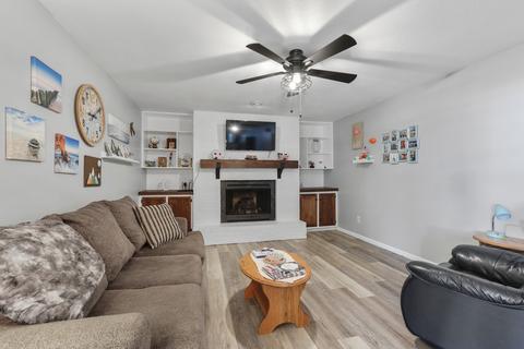 208 S Walnut St, Arrowsmith, IL 61722 photo 4