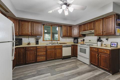 208 S Walnut St, Arrowsmith, IL 61722 photo 7