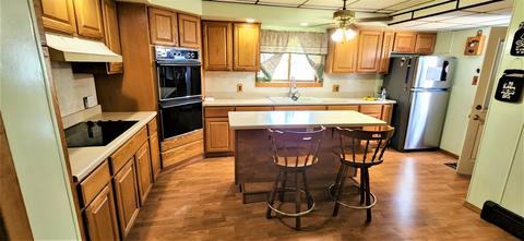 220 E Walnut St, Oglesby, IL 61348 photo 3