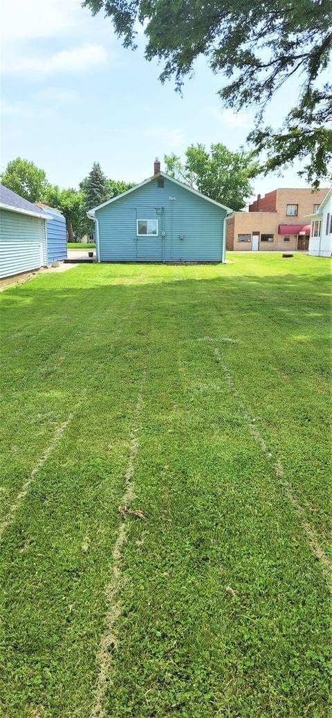 220 E Walnut St, Oglesby, IL 61348 photo 8