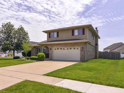 616 Edgewater Dr, Minooka, IL 60447 photo 2