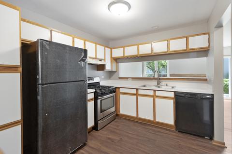 1306 Brunswick Ct, Elgin, IL 60120 photo 2