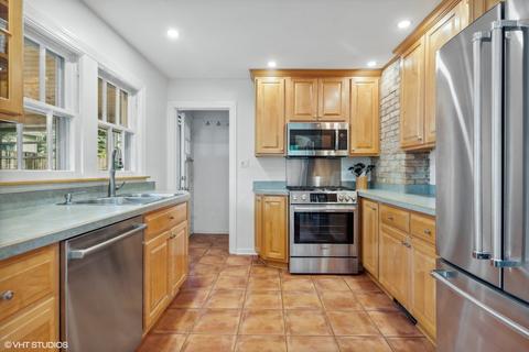 805 Pershing Ave, Wheaton, IL 60189 photo 5