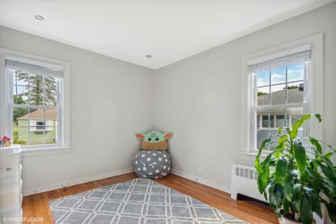 805 Pershing Ave, Wheaton, IL 60189 photo 9