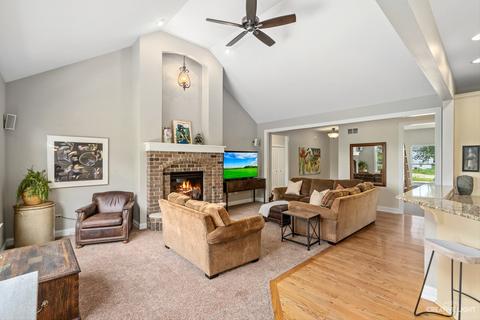 3605 Wetlands Dr, Elgin, IL 60124 photo 9