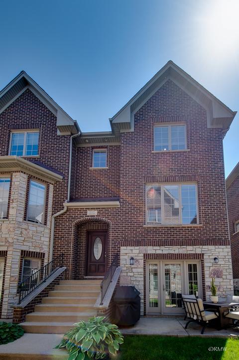 9527 Shields Ave, Brookfield, IL 60513 photo 2