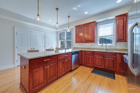 9527 Shields Ave, Brookfield, IL 60513 photo 12