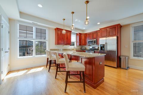 9527 Shields Ave, Brookfield, IL 60513 photo 7