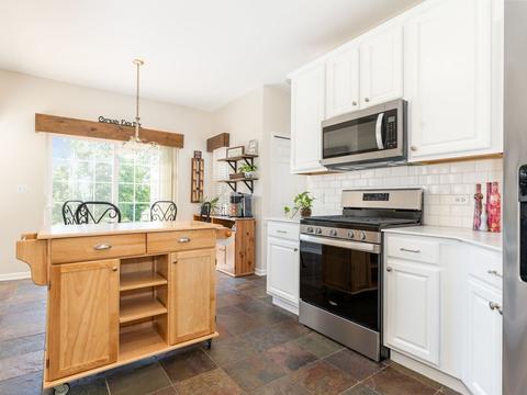 2948 Red Barn Ct, Aurora, IL 60503 photo 6