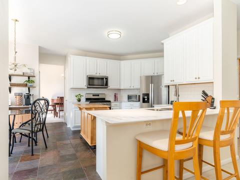 2948 Red Barn Ct, Aurora, IL 60503 photo 4