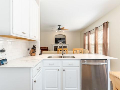 2948 Red Barn Ct, Aurora, IL 60503 photo 11