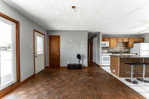 403 W Raab Rd, Normal, IL 61761 photo 4