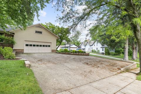 202 Sears Ct, Plano, IL 60545 photo 2