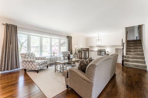 1301 W Meyer Dr, Addison, IL 60101 photo 8
