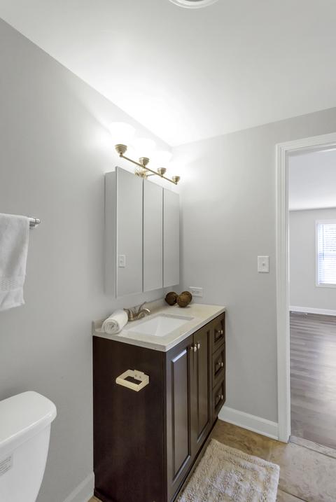 1911 Williamsburg Dr, Hoffman Estates, IL 60169 photo 17