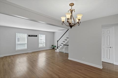 1911 Williamsburg Dr, Hoffman Estates, IL 60169 photo 7