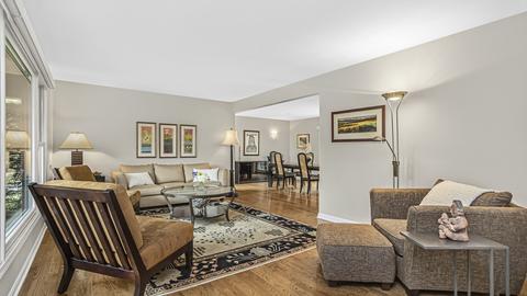 3705 Maple Ave, Northbrook, IL 60062 photo 3