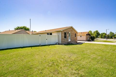 1607 Edgewater Dr, Morris, IL 60450 photo 4