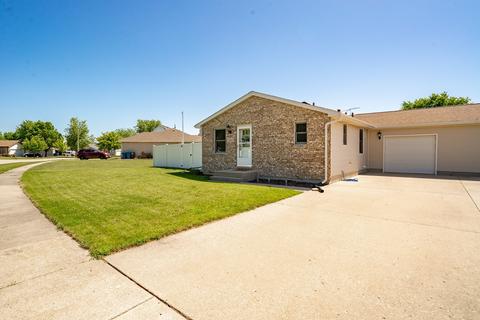 1607 Edgewater Dr, Morris, IL 60450 photo 3