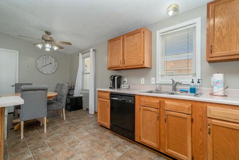 1607 Edgewater Dr, Morris, IL 60450 photo 12