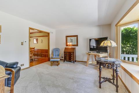1028 E 7th St, Lockport, IL 60441 photo 3