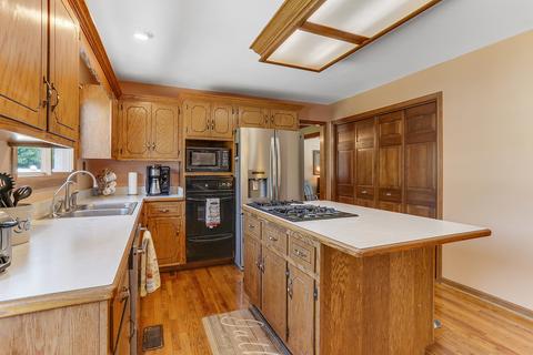 1028 E 7th St, Lockport, IL 60441 photo 8