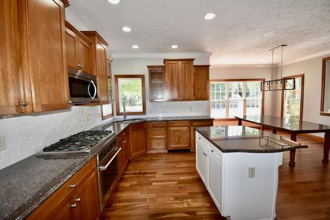 1107 Saddlebrook Dr, Bloomington, IL 61704 photo 9