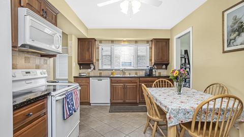 8022 W Memory Ln, Chicago, IL 60656 photo 7